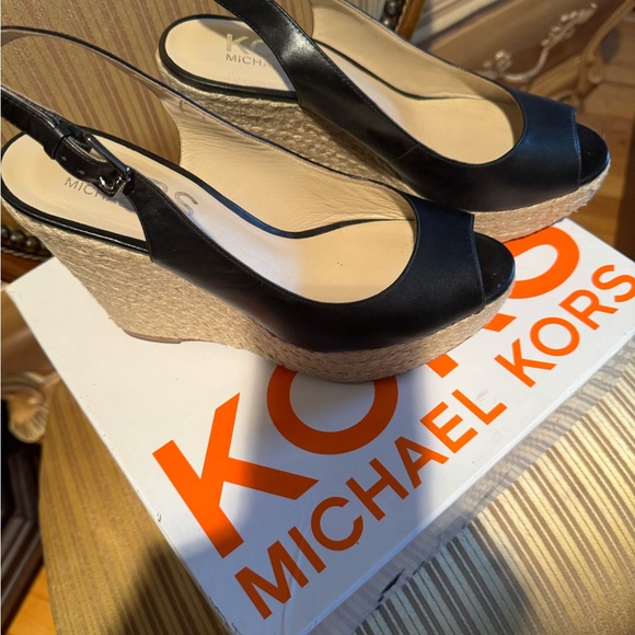 Gently worn wedges - Picture 2 of 5